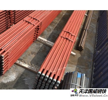 水冷壁管排/管與鰭片焊接成型。管徑：Φ60×5mm，材質(zhì)：20G GB5310-85。鰭片尺寸45×6mm，材質(zhì)：Q235-AF。長度：4米。每組50根管，51根鰭片。